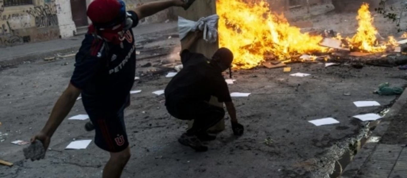 Σοβαρά επεισόδια στη Χιλή: Τραυματίστηκαν 73 αστυνομικοί - Έγιναν 283 συλλήψεις